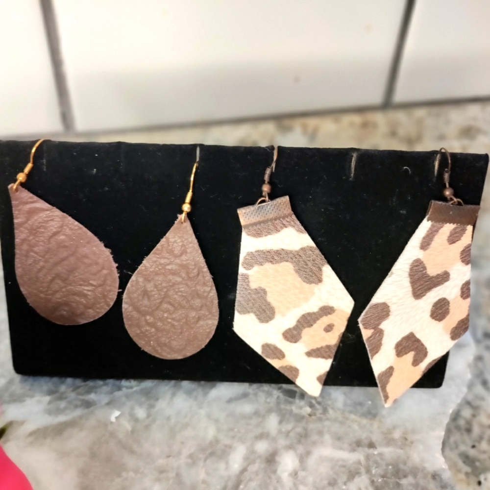 2 PC dangle earrings set